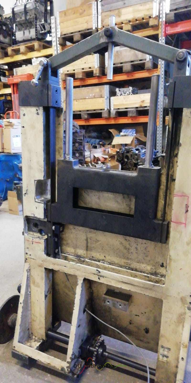 Vista laterale del supporto a rulli che mostra le condizioni dei rulli.